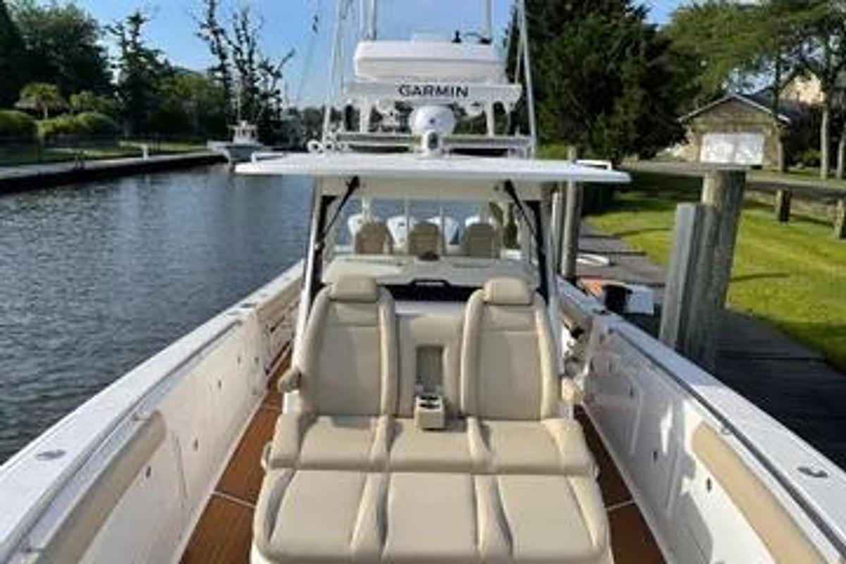 Used 2019 Everglades 435 Center Console