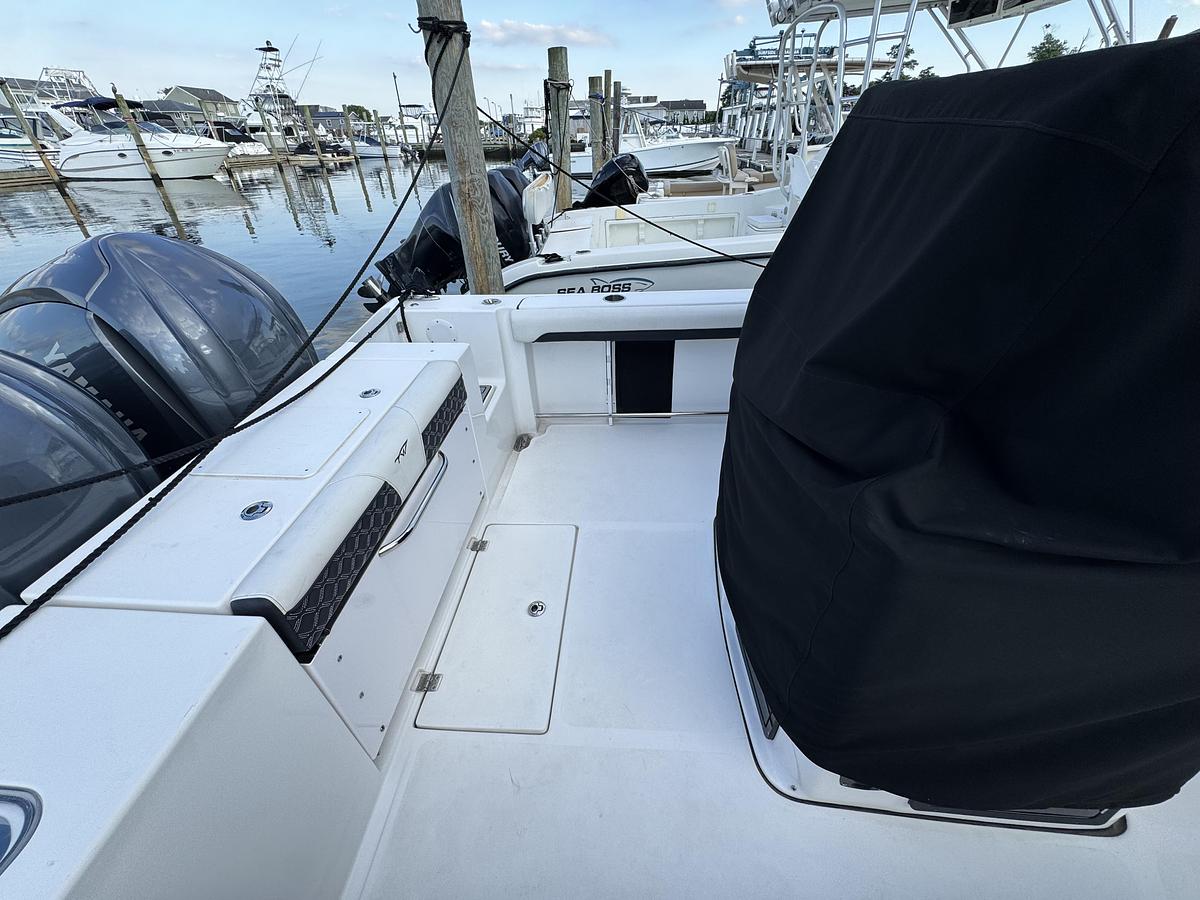 Used Tidewater 28 CC