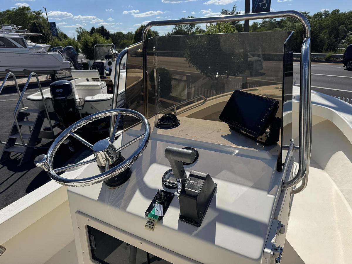 Used 2002 Parker 1801 Center Console