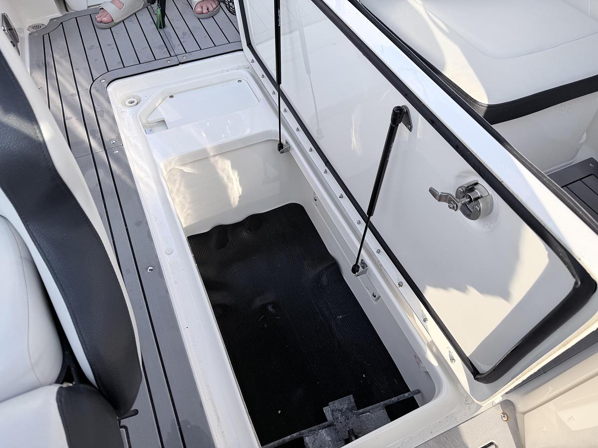 Used 2021 Sea Ray SPX 230 Outboard