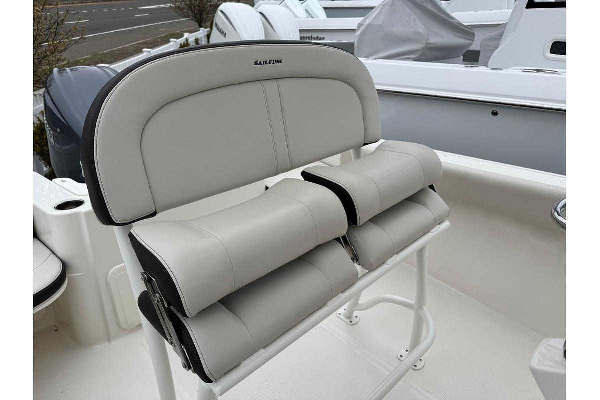 Used 2024 Sailfish 220 CC