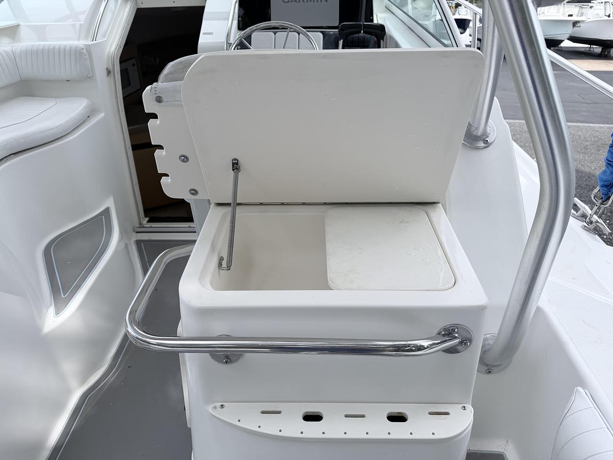 Used 2002 Boston Whaler 295 Conquest