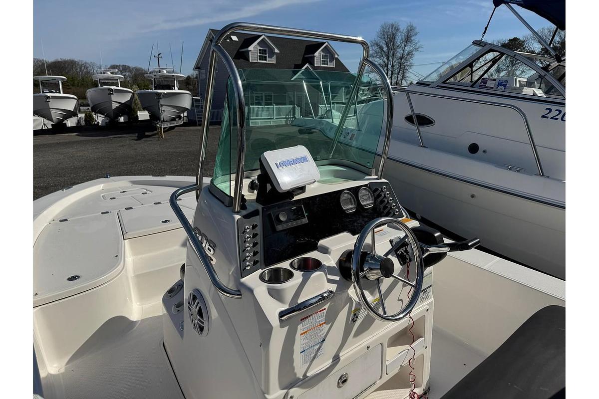 Used 2014 Robalo 206 Cayman