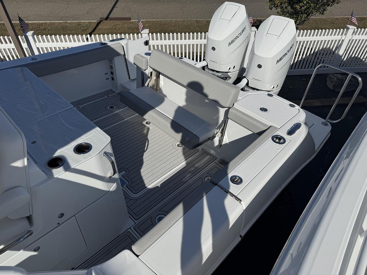 2026 Everglades 367CX