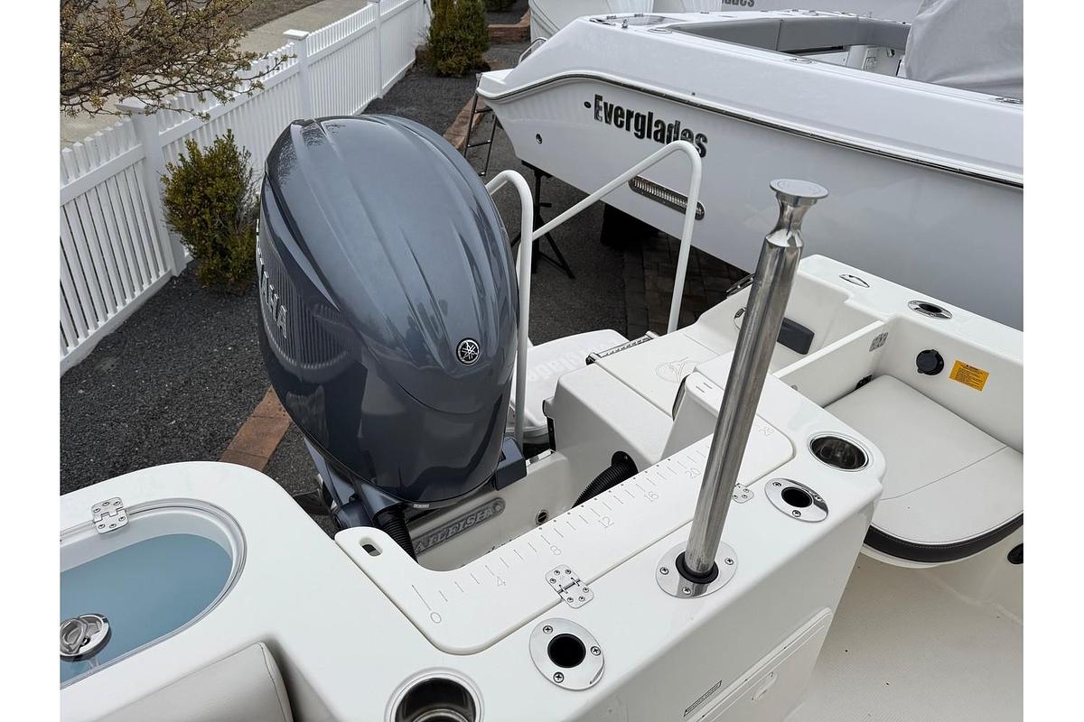 Used 2024 Sailfish 220 CC