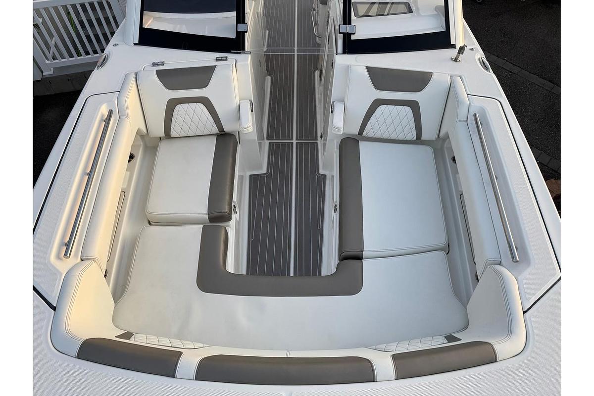 Used 2023 World Cat 280 DC-X