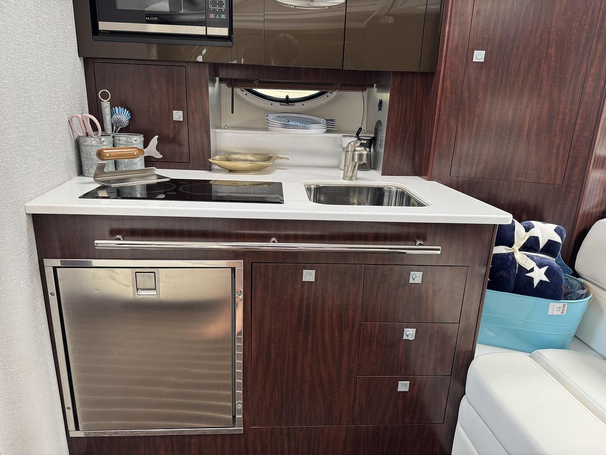 Used 2018 Monterey 355 Sport Yacht