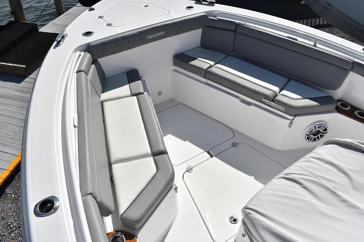 Used 2024 Everglades 395CC