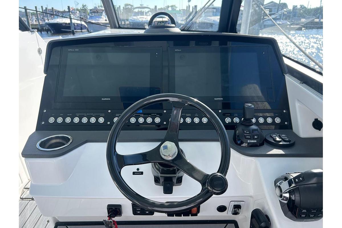 Used 2019 Everglades 340DC