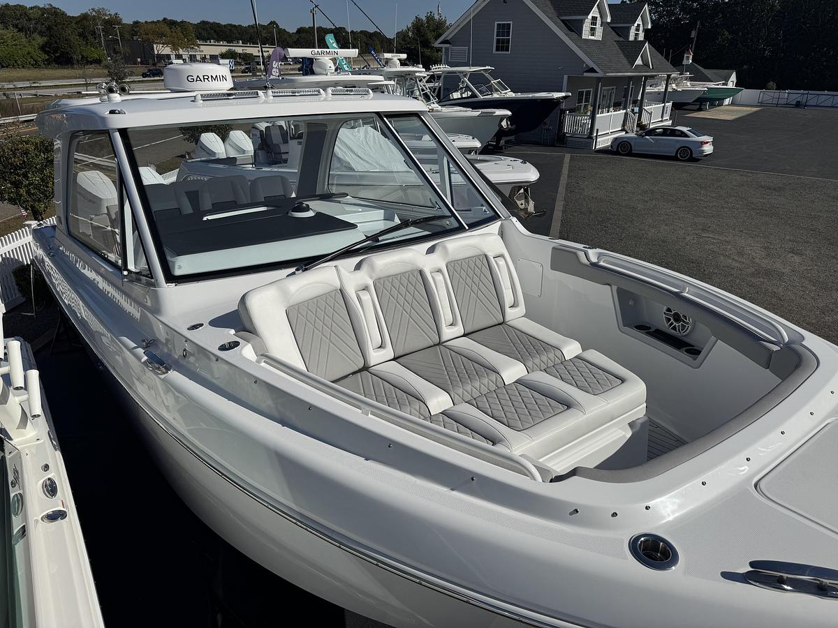 2026 Everglades 367CX