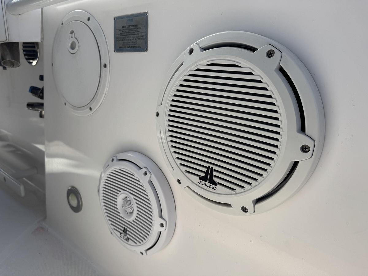 Used 2019 Everglades 295 Center Console