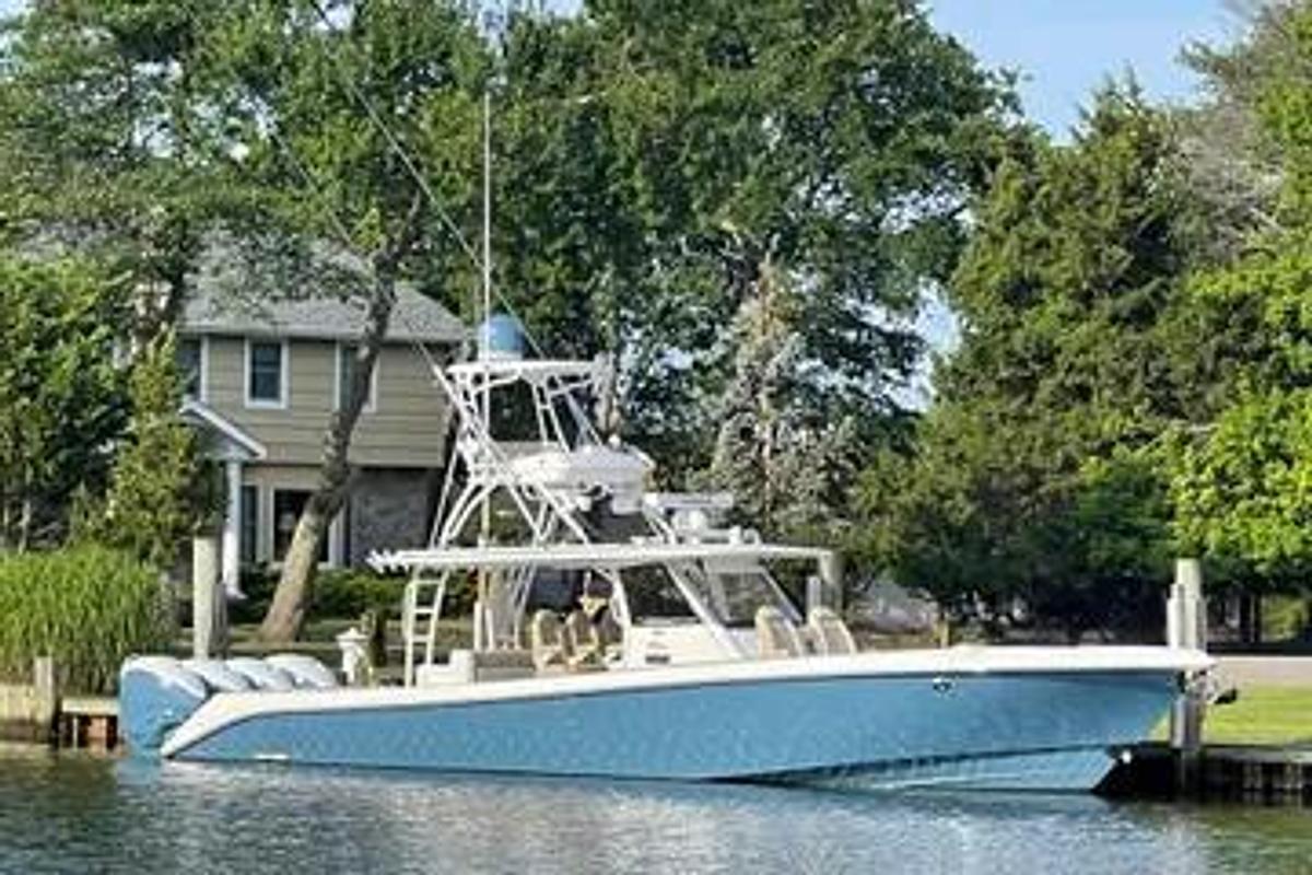 Used 2019 Everglades 435 Center Console