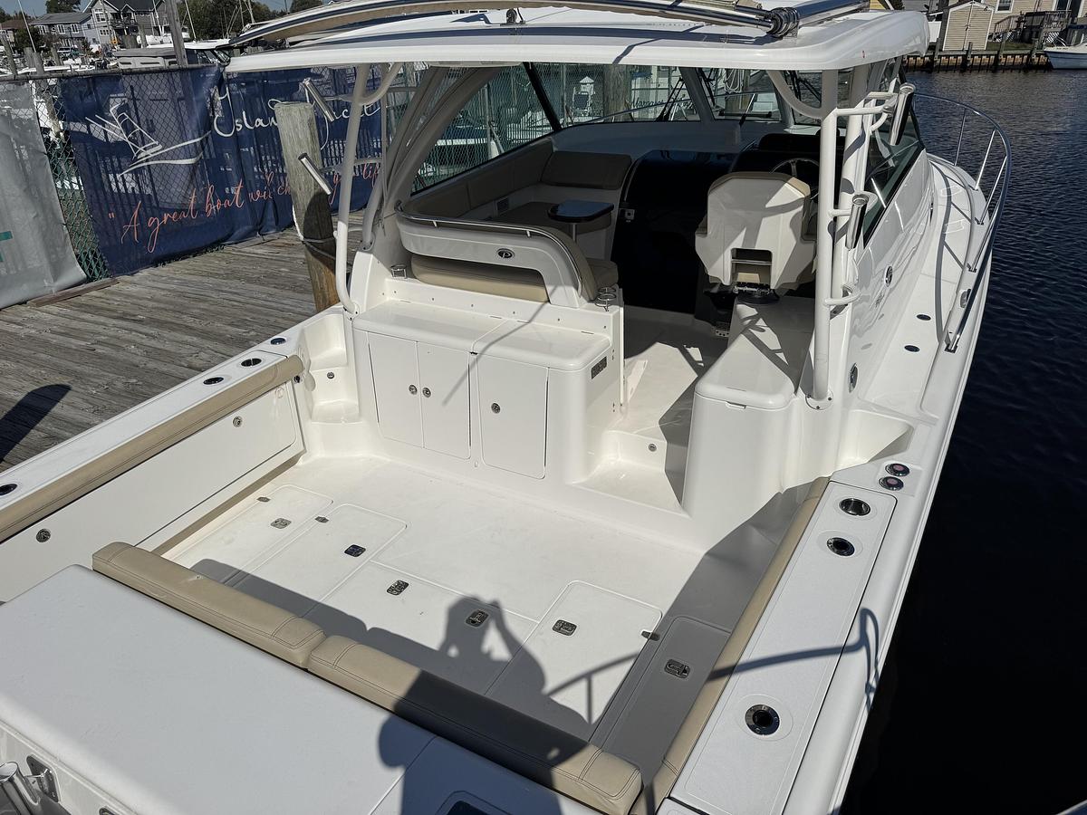 Used 2020 Pursuit 385OS