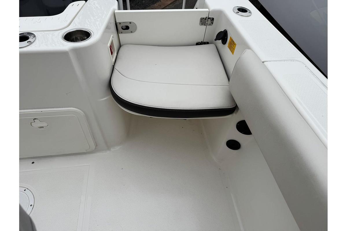 Used 2024 Sailfish 220 CC