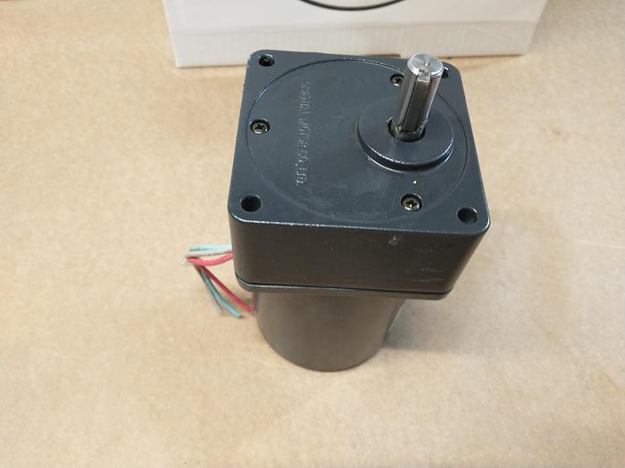 Used Oriental Motor 5RK40GN-AW 5GN18K 230v 50Hz Reversable Gear Motor 18:1 Ratio GH116
