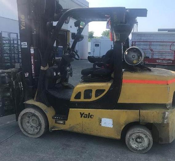 Used 12,000 POUND YALE GLC120SVX WITH CASCADE ROLL CLAMP