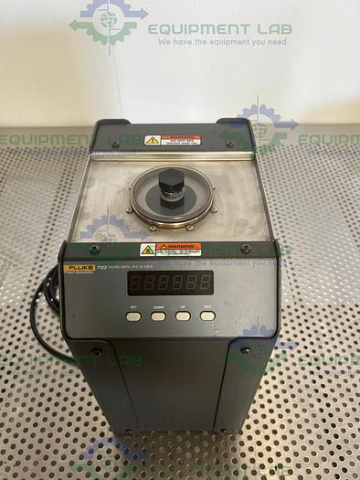 Used Fluke Corporation  7102 Micro Bath Thermometer Calibrator -5° to 125°C, 750 mL