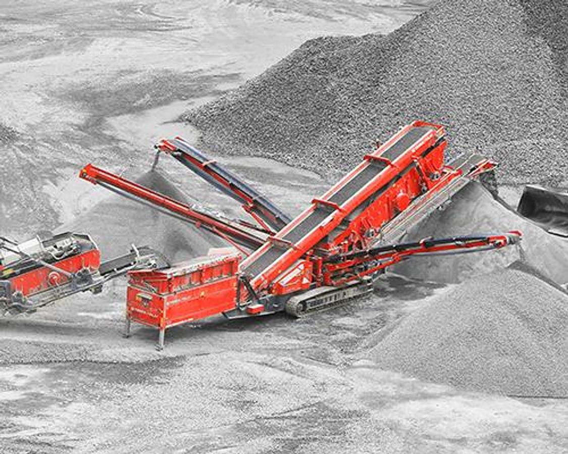 terex-finlay-696-3-deck-inclined-screener-(1).jpg