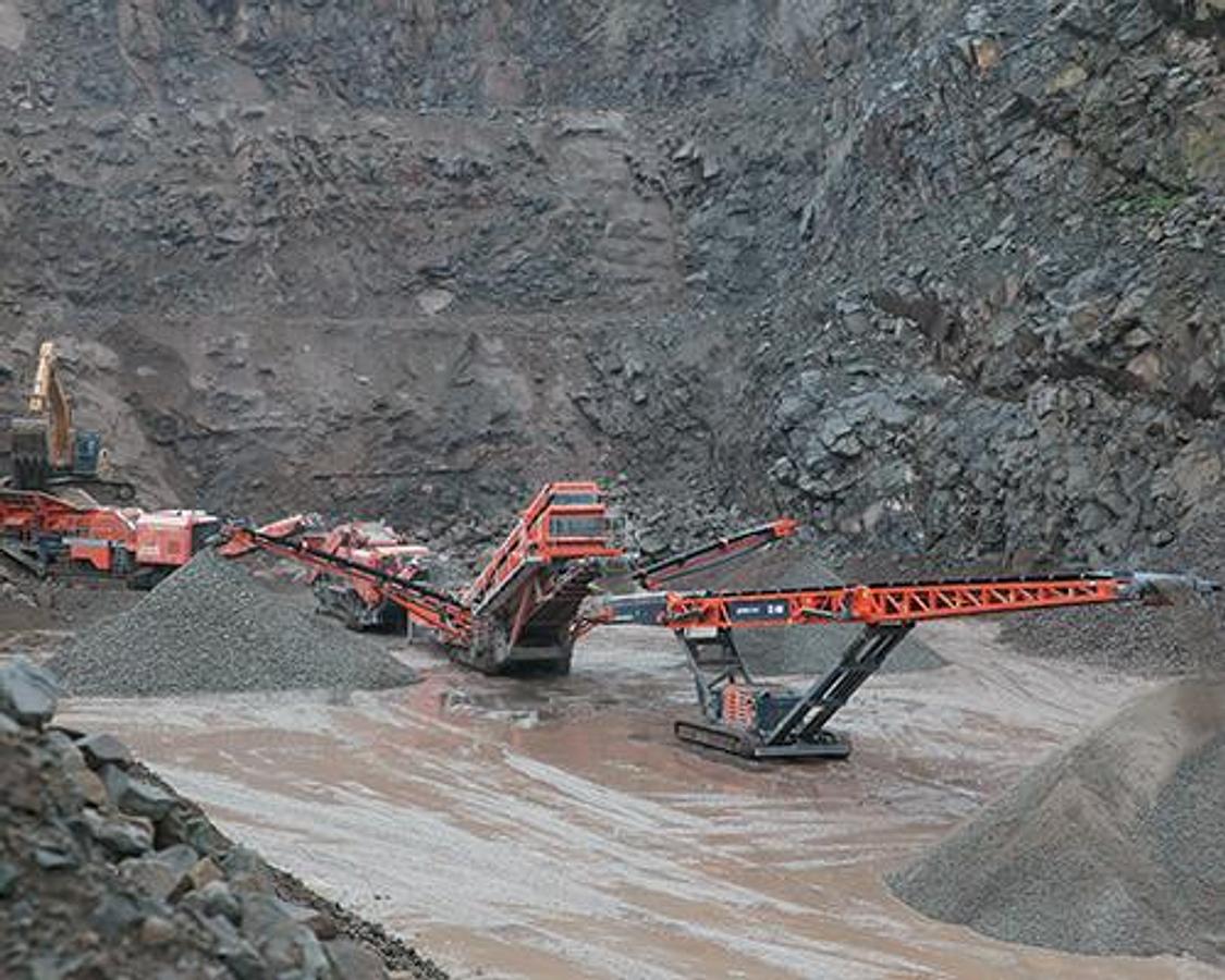 terex-finlay-696-2-deck-inclined-screener-(1).jpg