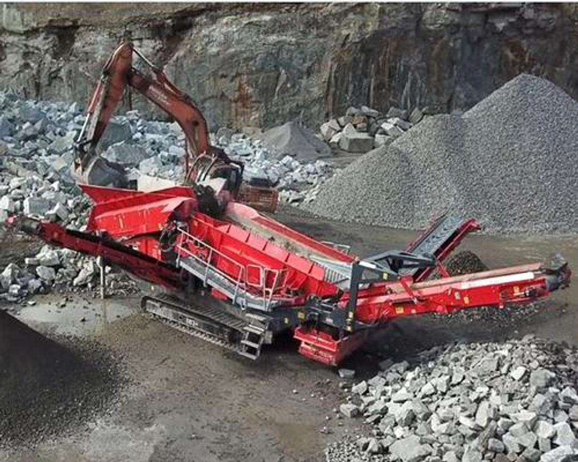 terex-finlay-883-(triple-shaft)-heavy-duty-screener.jpg