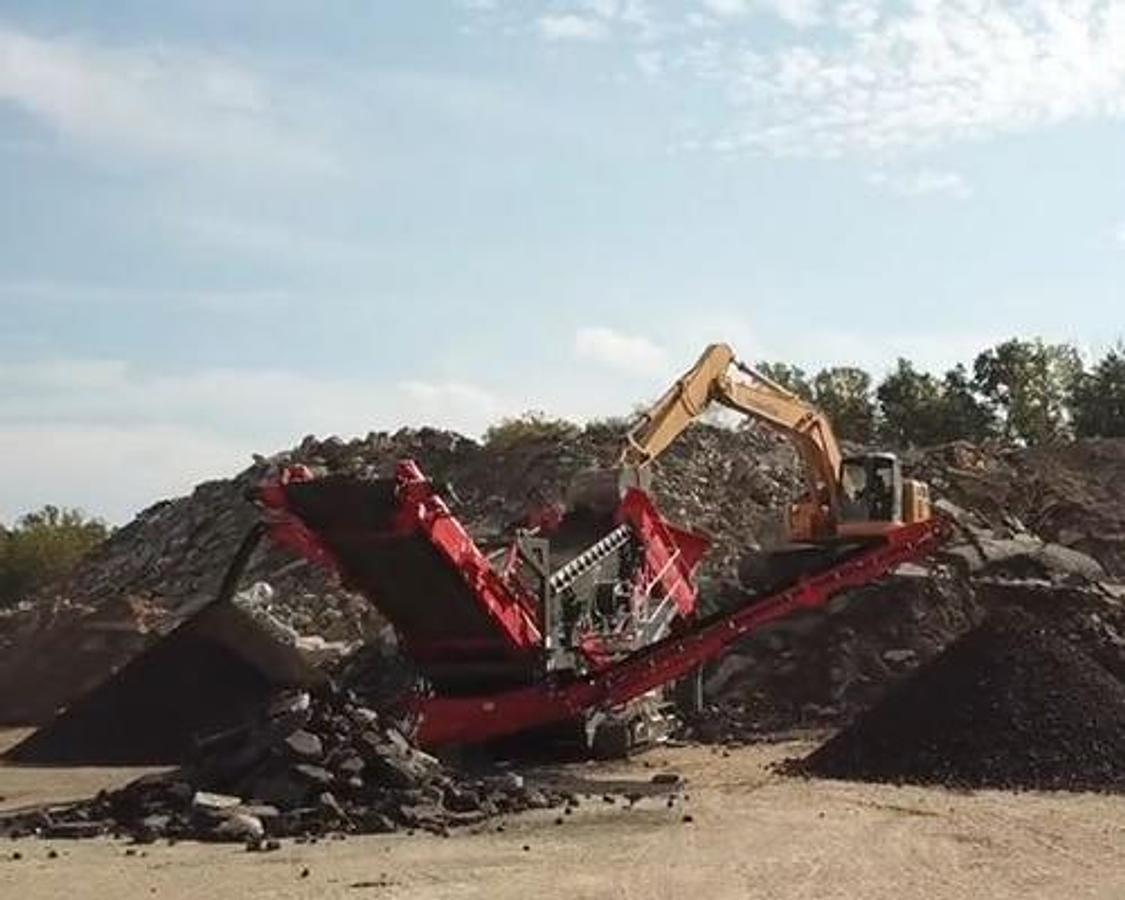 terex-finlay-883-spaleck-(asphalt).jpg