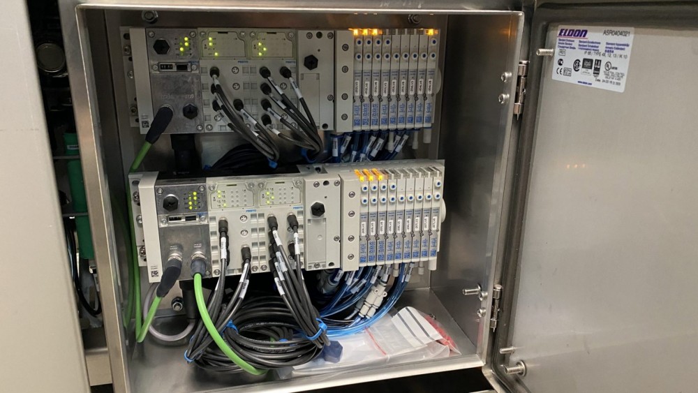 Used Fully automatic twin lane Jasa sleever, brand new