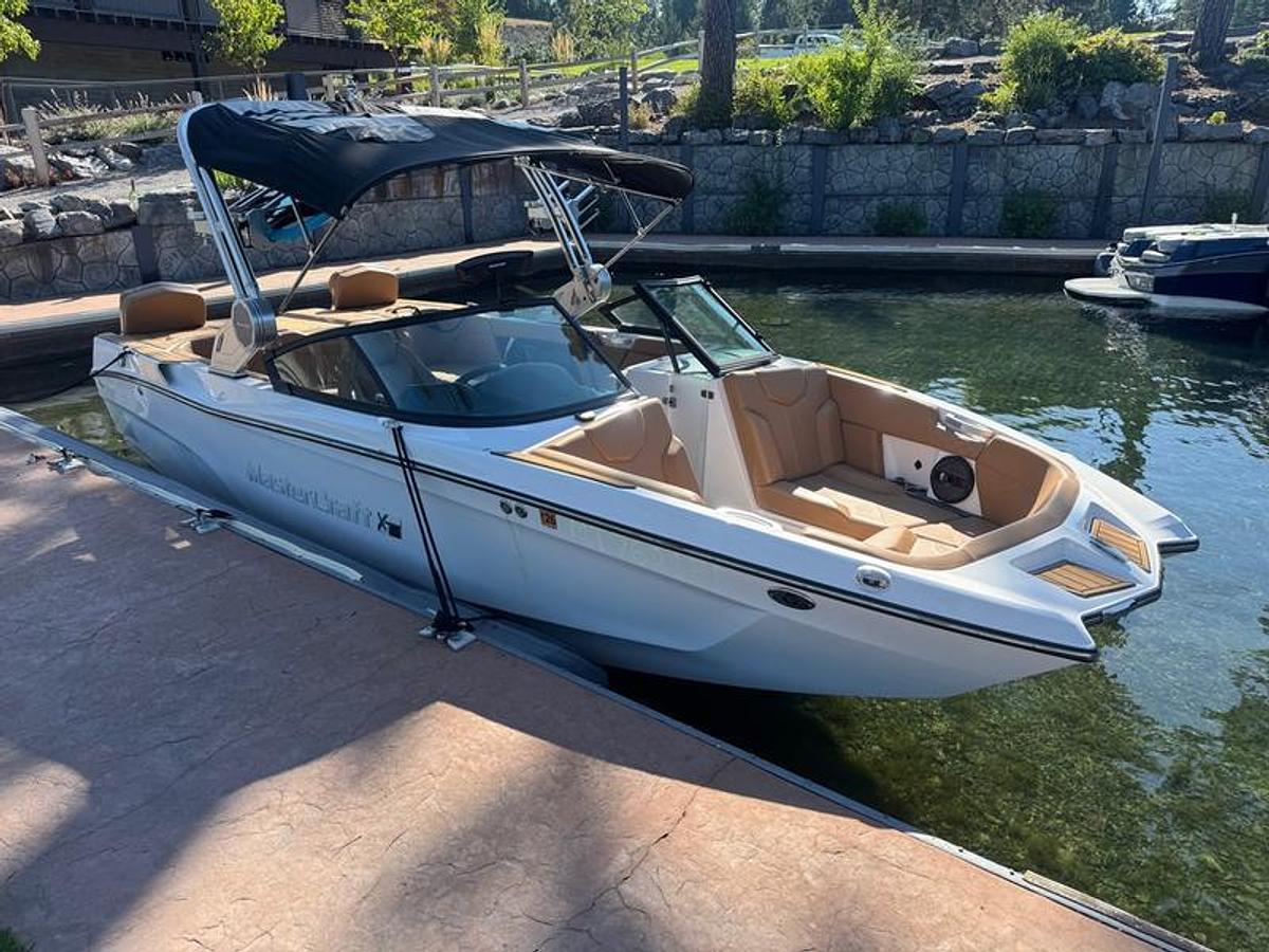 Used 2023 MasterCraft XT22