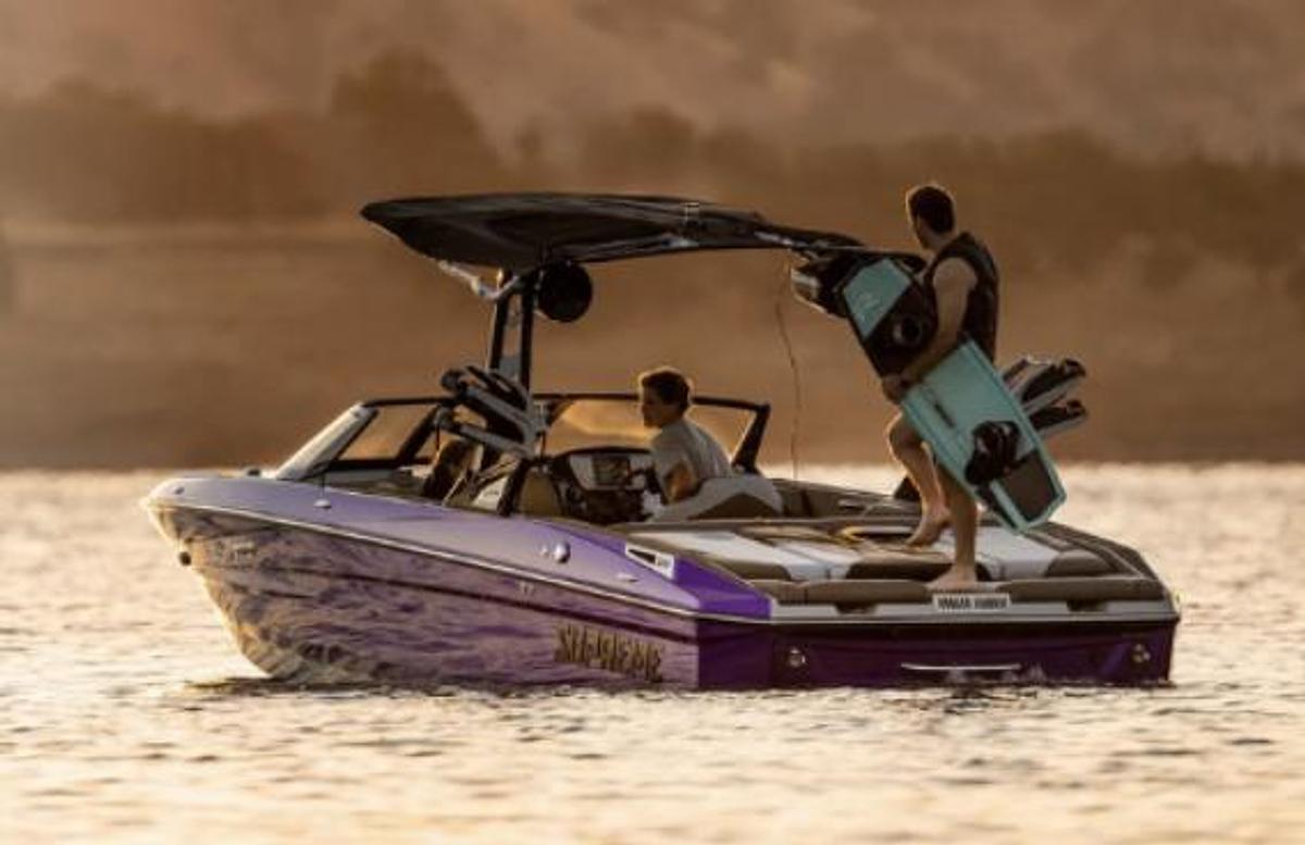 Used Supreme Boats S220 S240