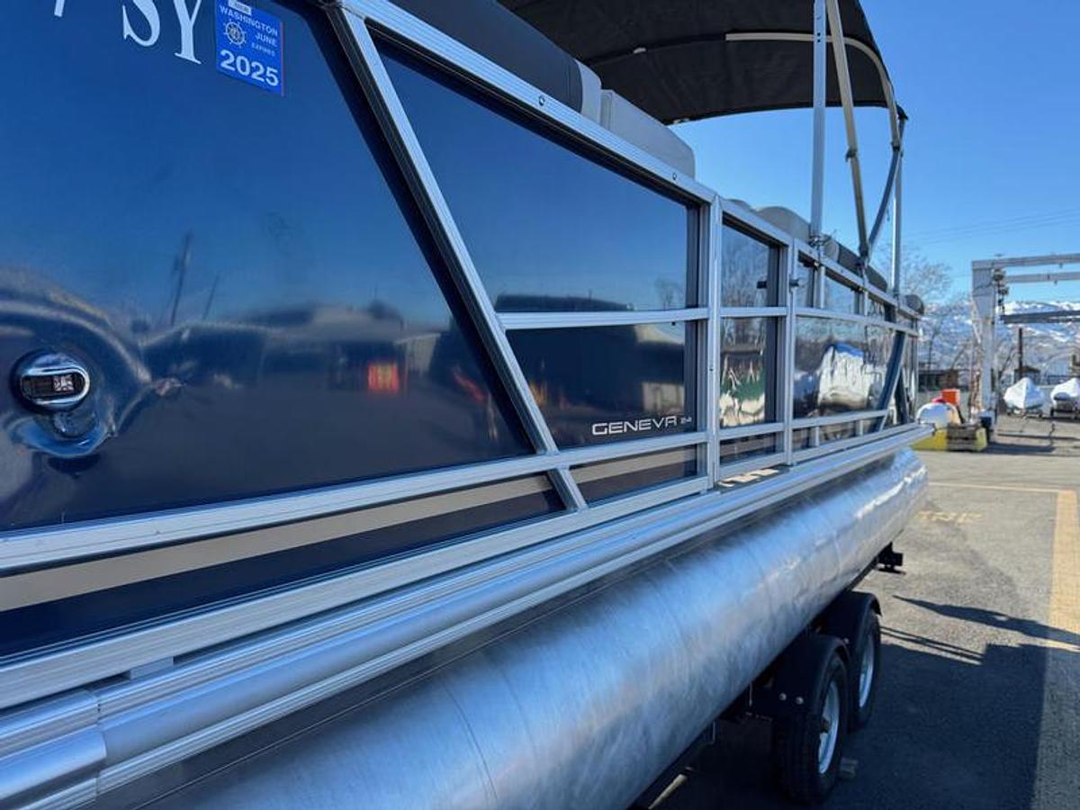 Used 2021 SunChaser GENEVA 24 TRI