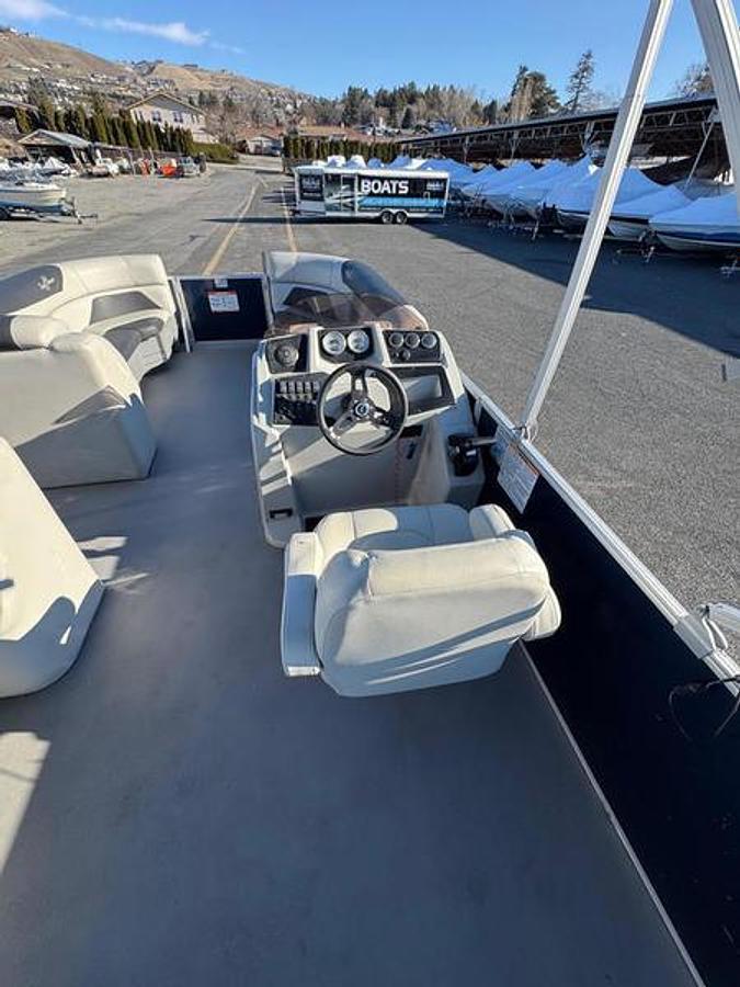 Used 2021 SunChaser GENEVA 24 TRI