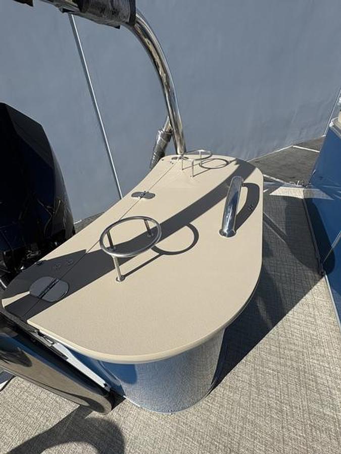 Used 2026 Avalon Venture 85 Quad Lounger 25 FT