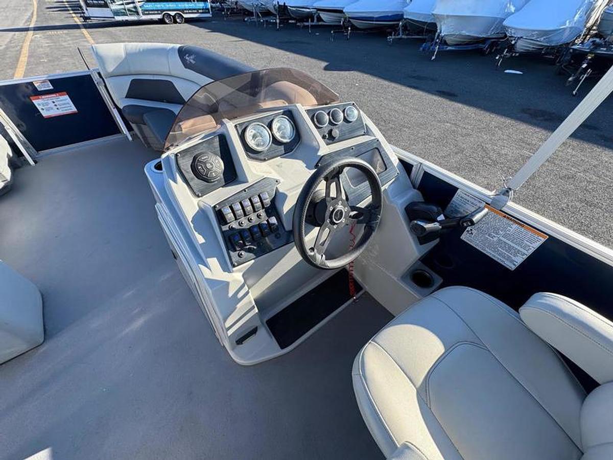 Used 2021 SunChaser GENEVA 24 TRI