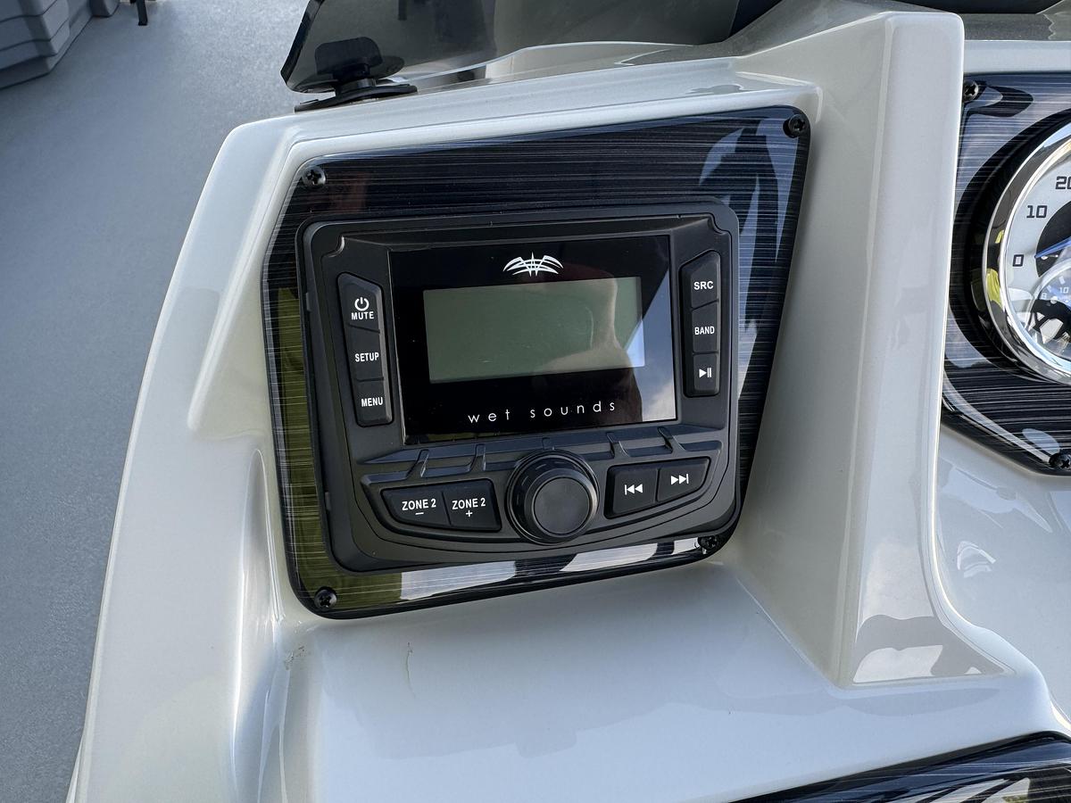 2026 SunChaser Commercial Series Geneva Sport 25