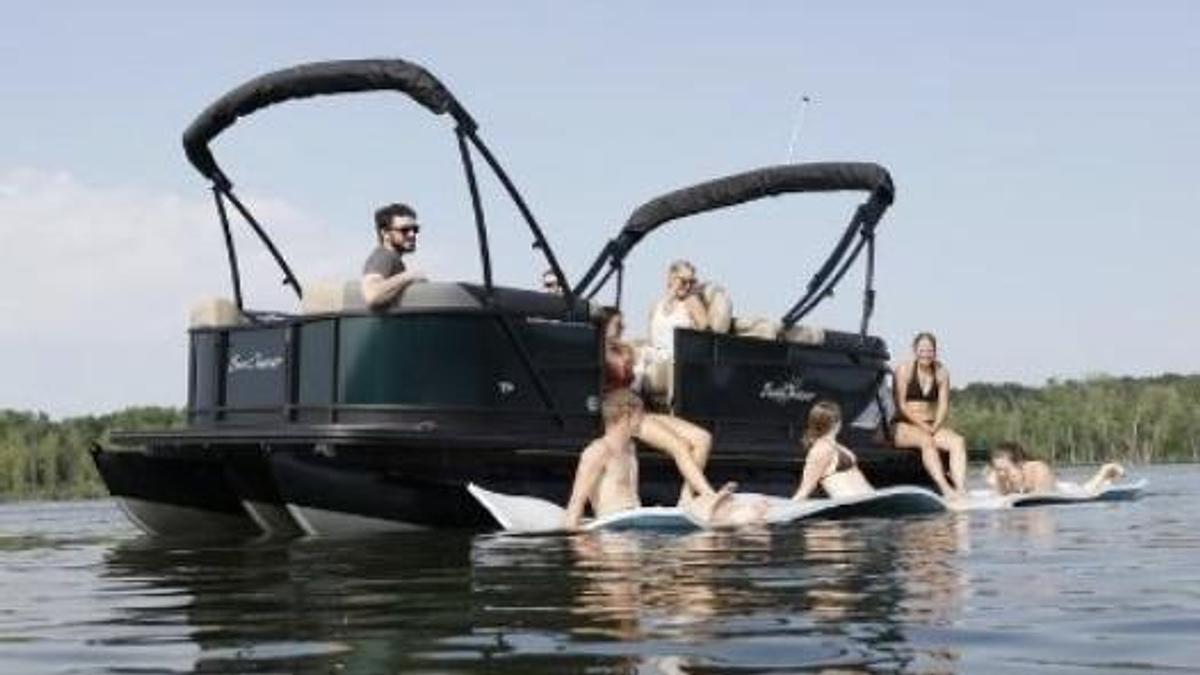 Used SunChaser Geneva Sport FSWB Commercial Serie