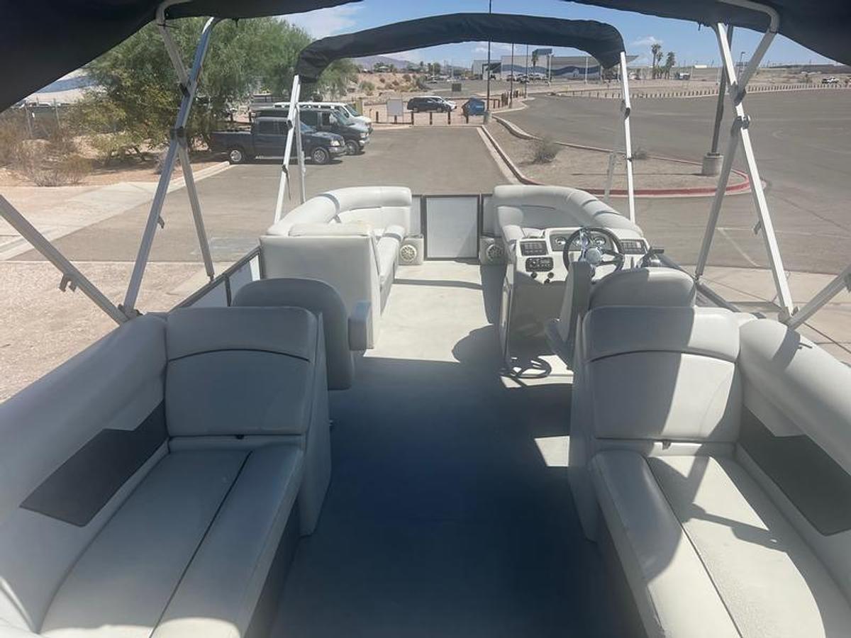 Used 2020 Crest Classic DLX 240 SLC