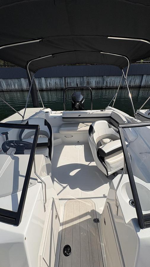 Used Starcraft SVX 210
