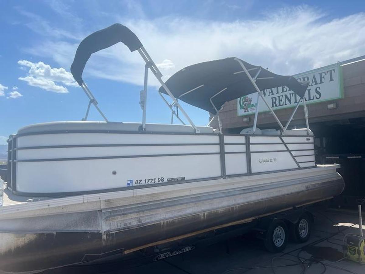 Used 2020 Crest Classic DLX 240 SLC