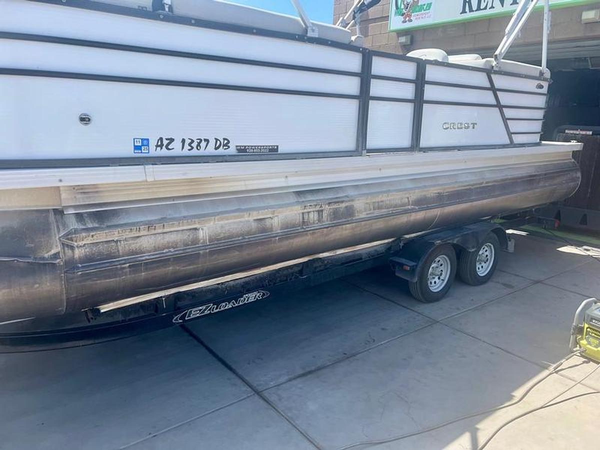 Used 2020 Crest Classic DLX 240 SLC