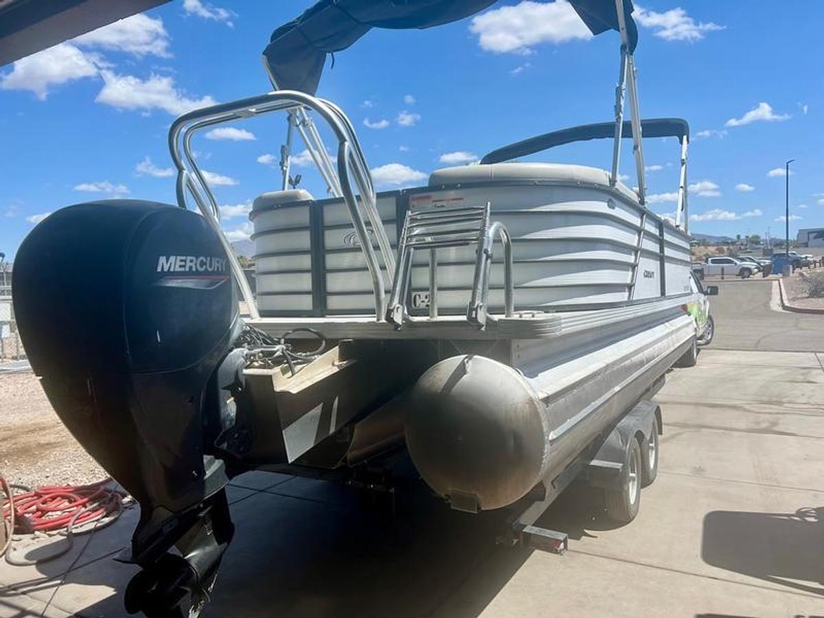 Used 2020 Crest Classic DLX 240 SLC