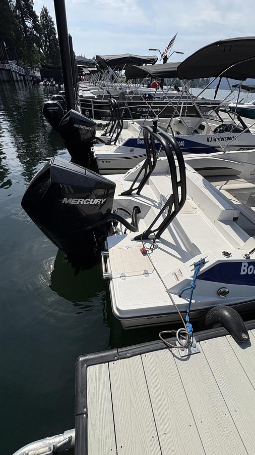 Used Starcraft SVX 210