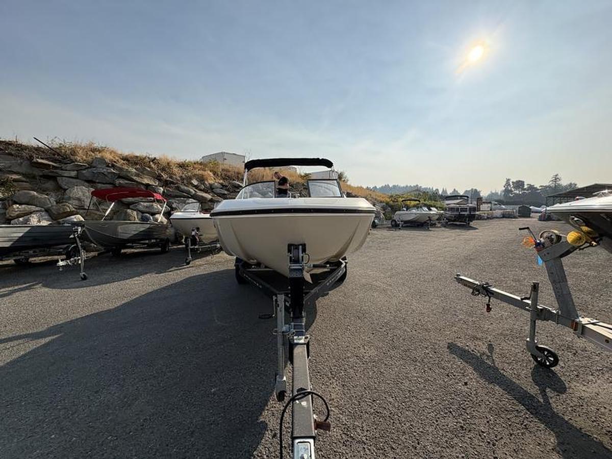 Used 2021 Bayliner Element E21