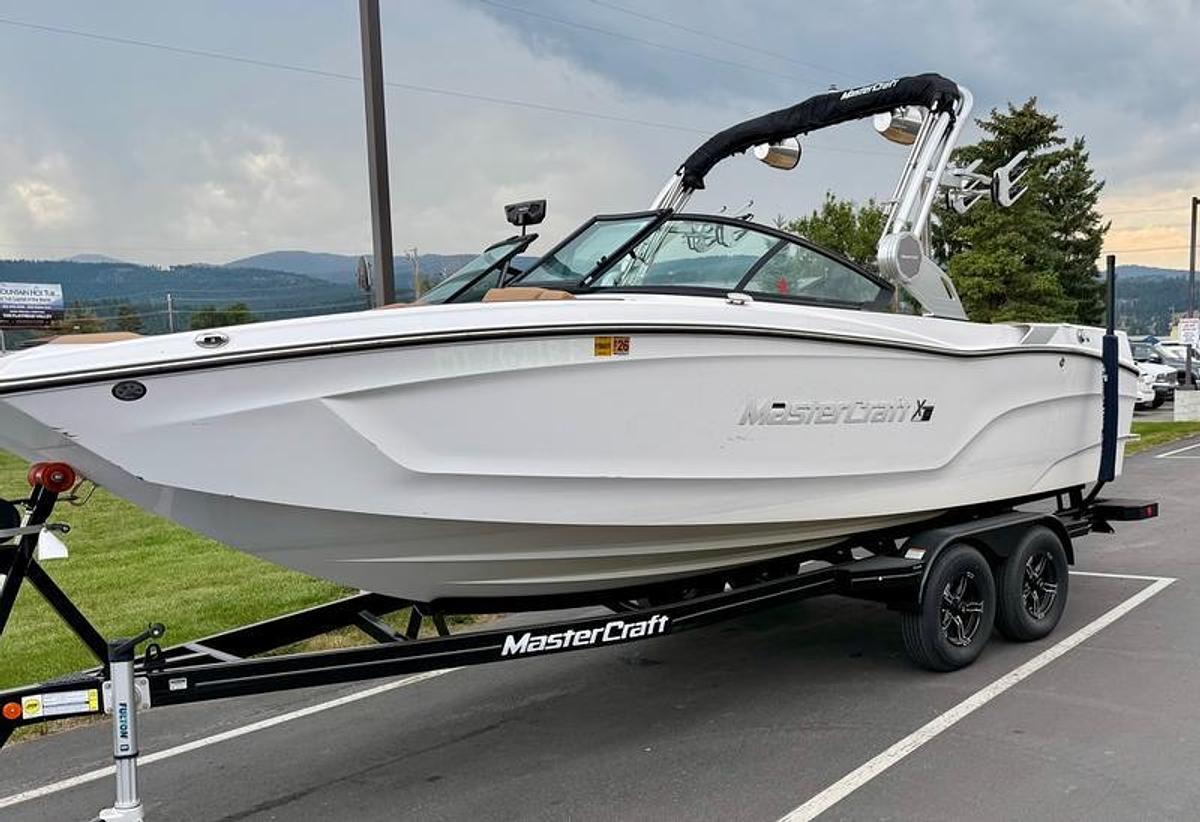 Used 2023 MasterCraft XT22