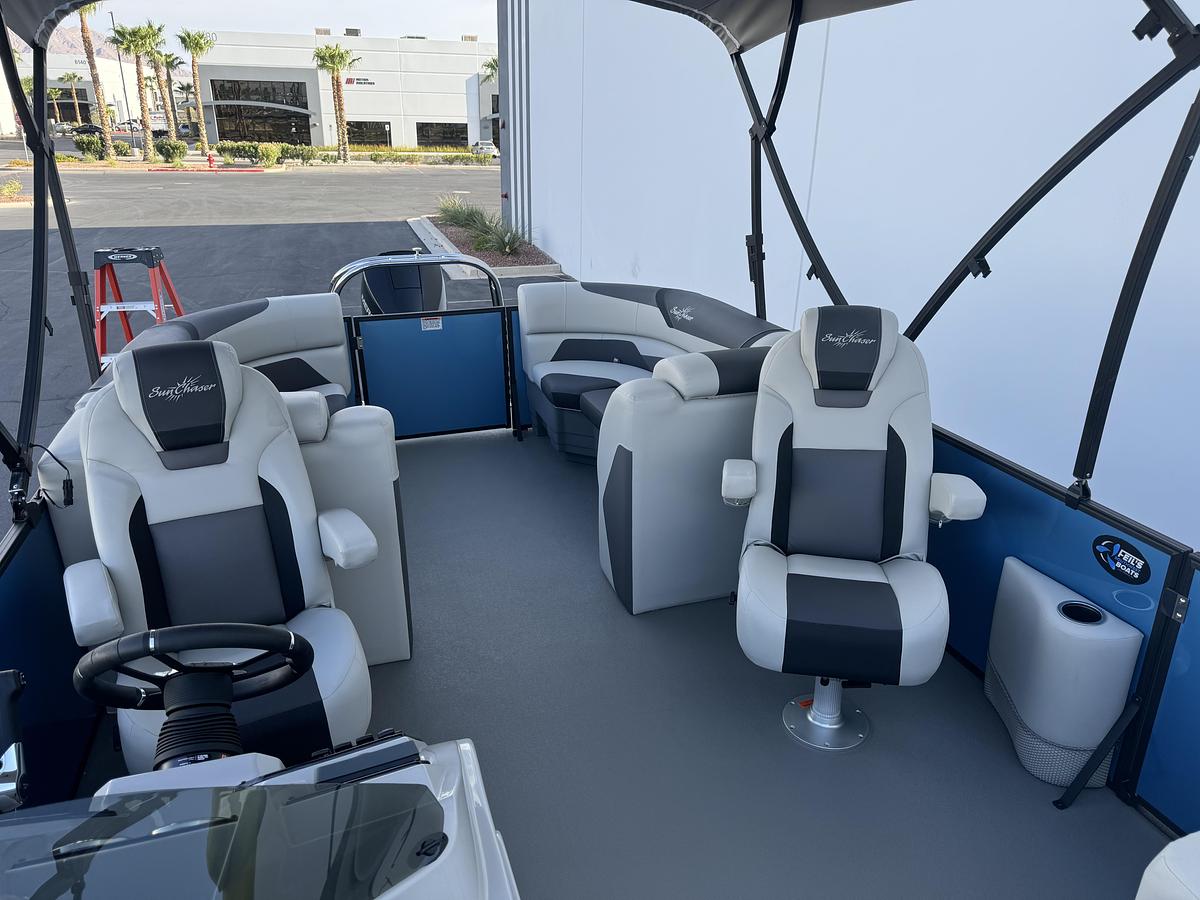 2026 SunChaser Commercial Series Geneva Sport 25