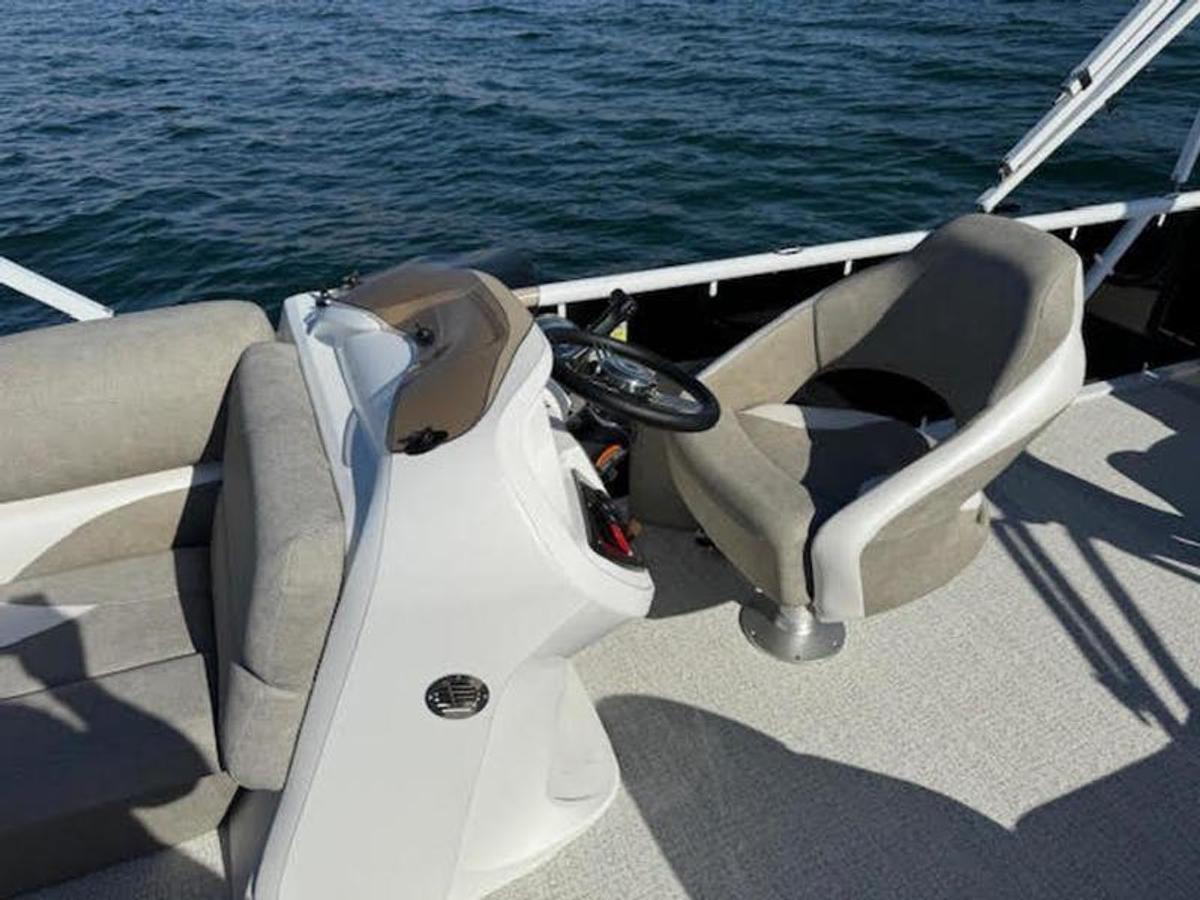 2025 ALOHA 230 CLUB SERIES - Commercial Spec'd