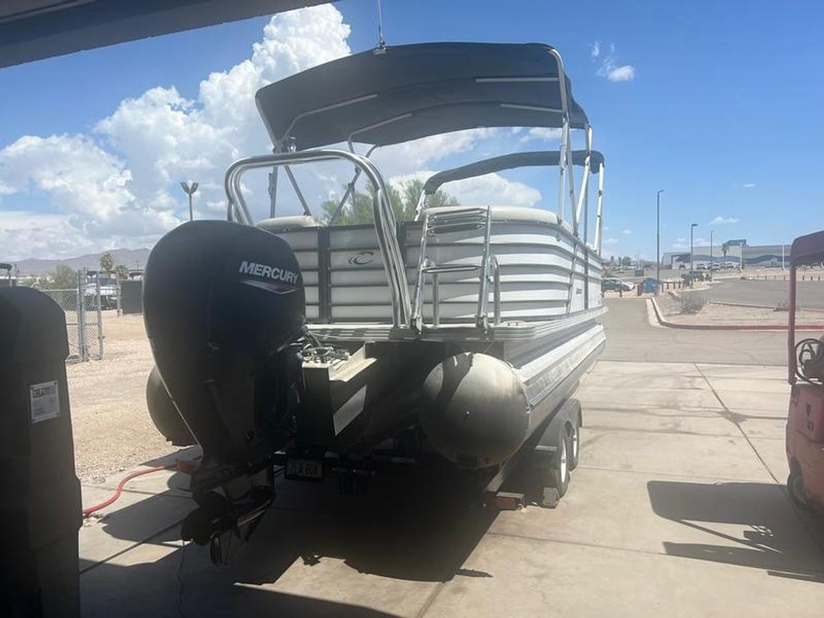 Used 2020 Crest Classic DLX 240 SLC