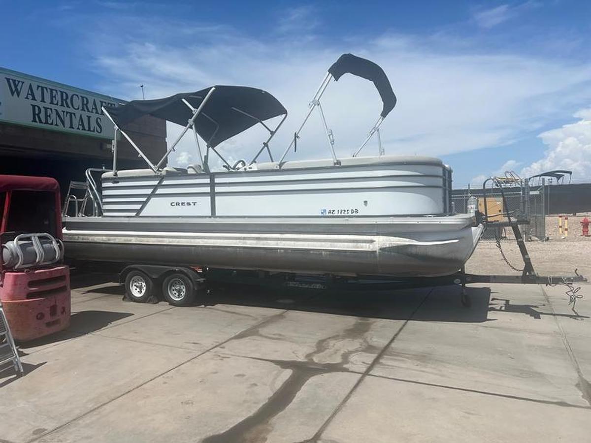 Used 2020 Crest Classic DLX 240 SLC