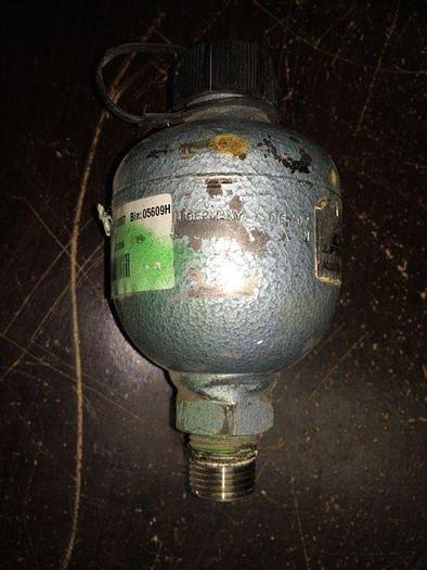 Used 0 Cat 6029 S.S. Prrrrr-O-Lator Adjustable Precharge Pulsation Dampener