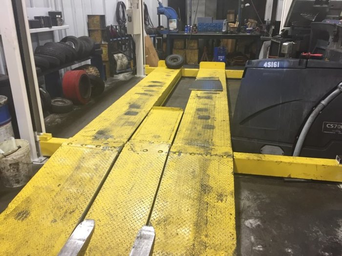 Used MONARCH 25,000 LB 4 POST HEAVY EQUIPMENT LIFT