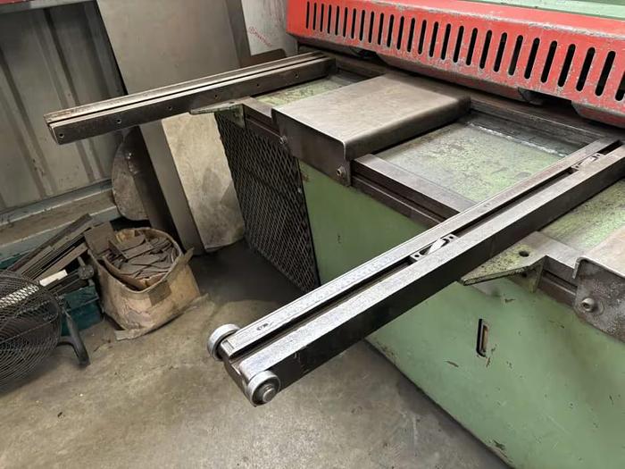 Used Edwards 6.5/3000 Truecut Hydraulic Guillotine