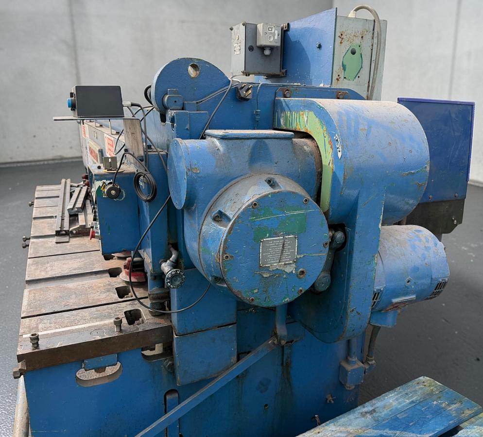Used Cincinnati 2500mm x 6mm Power Guillotine